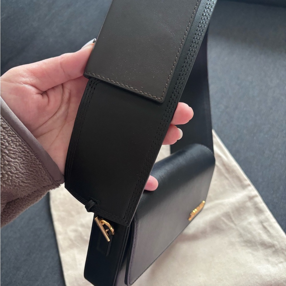 Jacquemus Le Carinu Bag - Picture 3 of 11